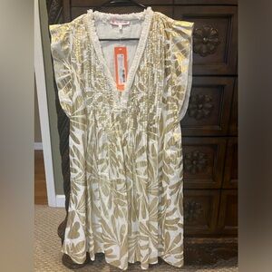 Gorgeous NWT dress.  Great for beach.  Gold and white